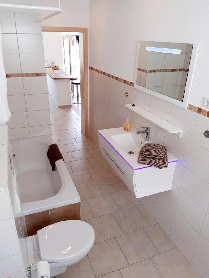 Stadtoase Geraeumige Gaestewohnungen Mit Balkon, Komfort, Modernitaet Und Ruhe, Fuer Monteure Geeignet, Free Wifi Frankenberg المظهر الخارجي الصورة
