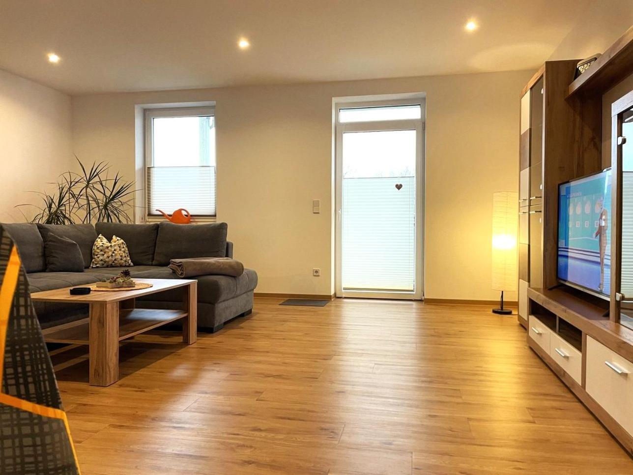 Stadtoase Geraeumige Gaestewohnungen Mit Balkon, Komfort, Modernitaet Und Ruhe, Fuer Monteure Geeignet, Free Wifi Frankenberg المظهر الخارجي الصورة
