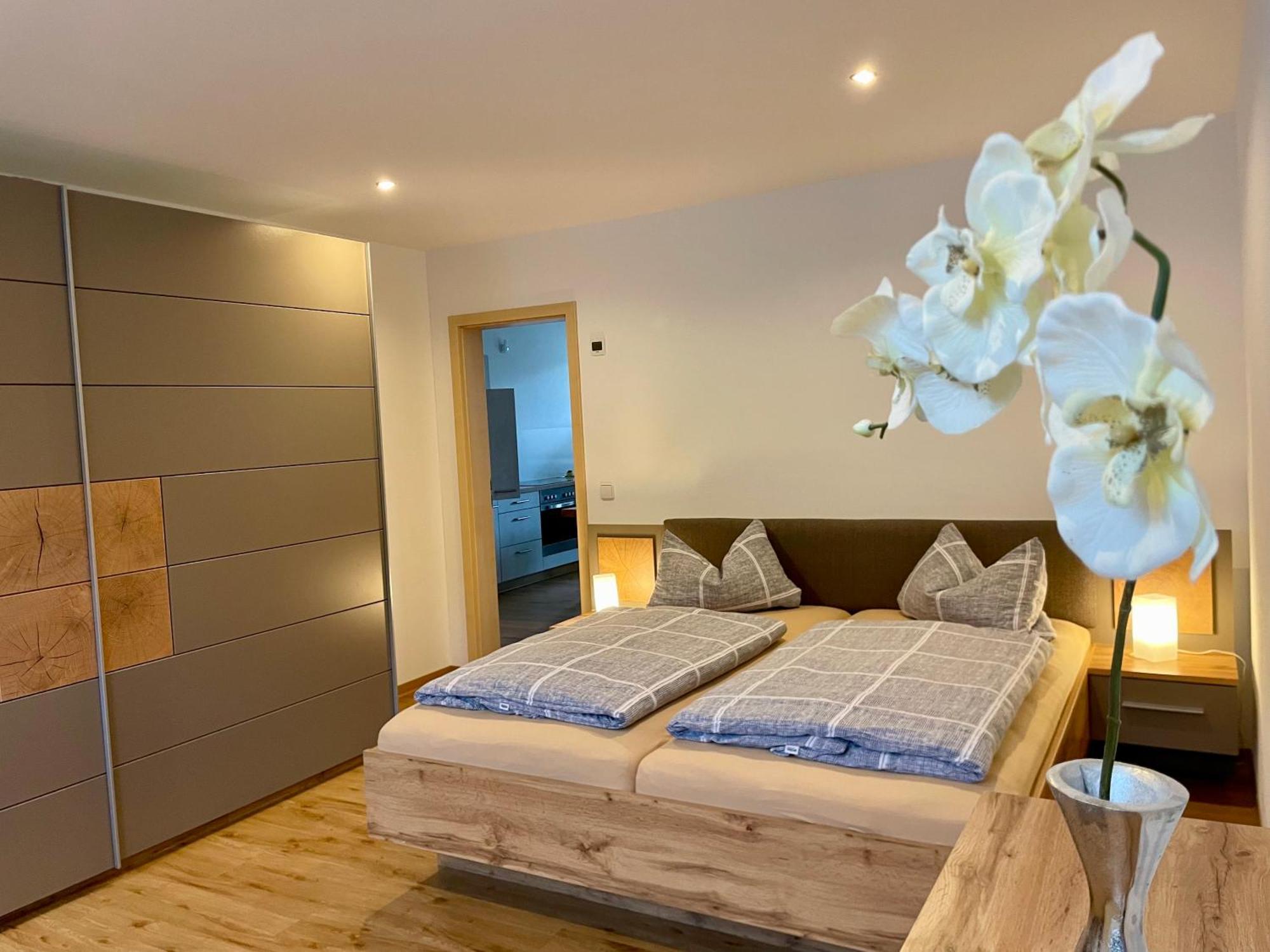 Stadtoase Geraeumige Gaestewohnungen Mit Balkon, Komfort, Modernitaet Und Ruhe, Fuer Monteure Geeignet, Free Wifi Frankenberg المظهر الخارجي الصورة
