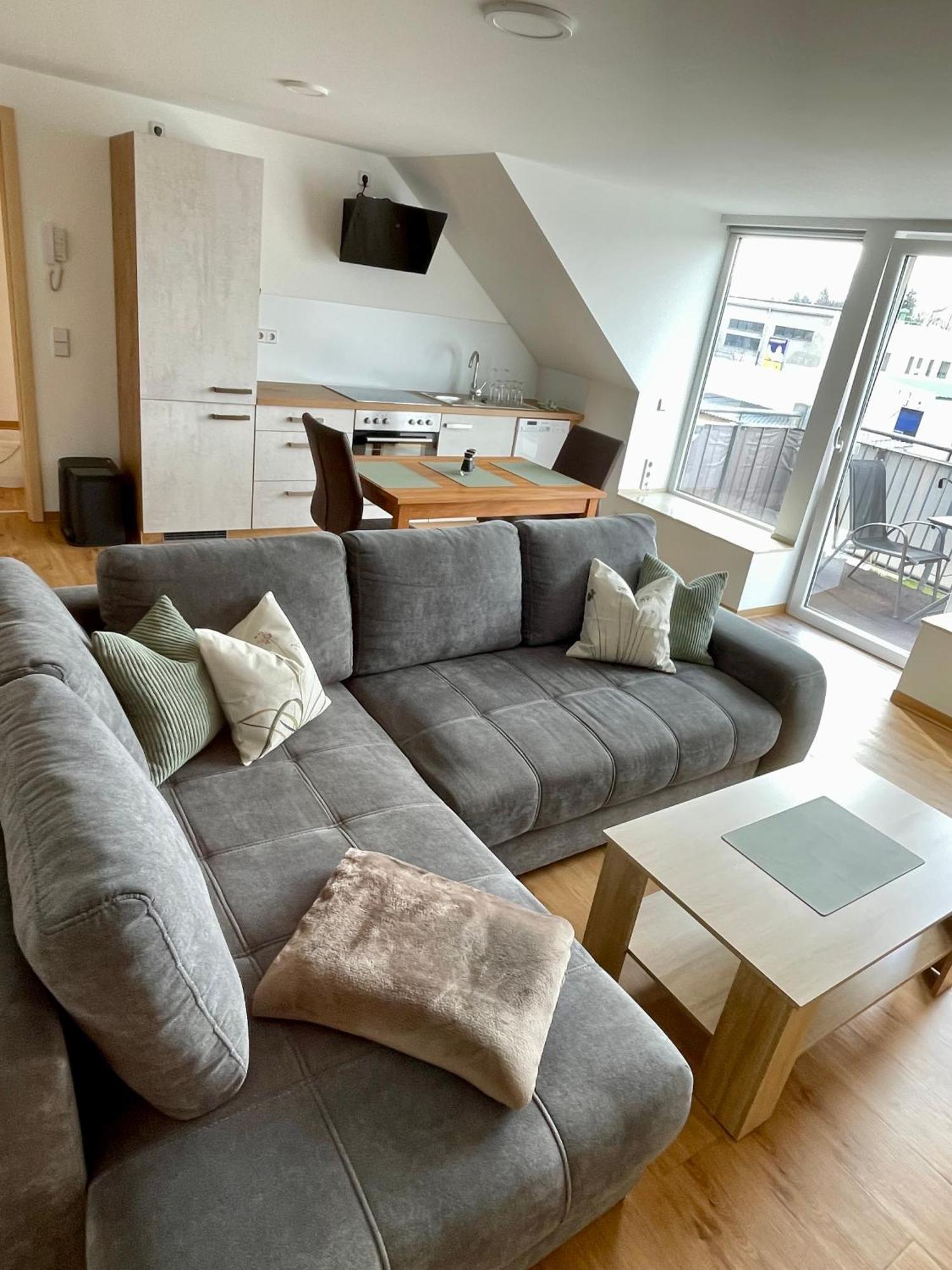 Stadtoase Geraeumige Gaestewohnungen Mit Balkon, Komfort, Modernitaet Und Ruhe, Fuer Monteure Geeignet, Free Wifi Frankenberg المظهر الخارجي الصورة