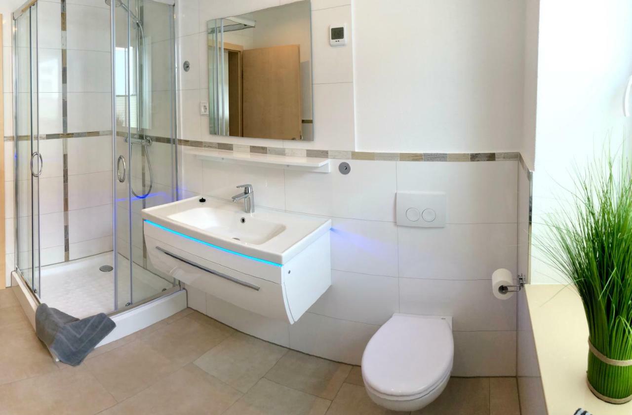 Stadtoase Geraeumige Gaestewohnungen Mit Balkon, Komfort, Modernitaet Und Ruhe, Fuer Monteure Geeignet, Free Wifi Frankenberg المظهر الخارجي الصورة